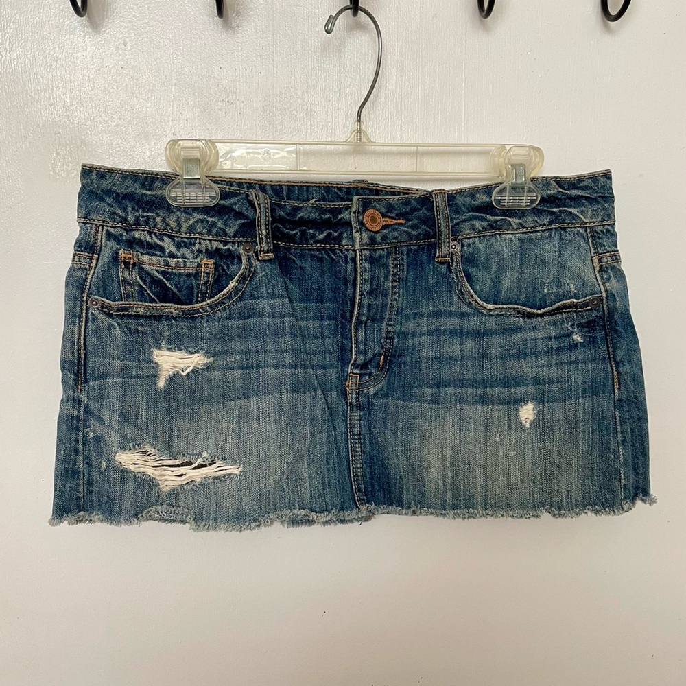 American Eagle Size 8 Denim Short Skirt – Classic Charm!
